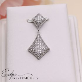 Ezüst köves medál