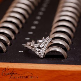 Ezüst viktória fazonú gyűrű