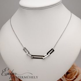 Ezüst nyaklánc négyzetes medállal