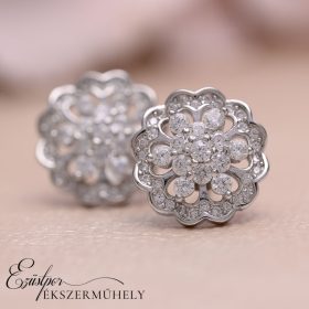Ezüst virág formájú fülbevaló