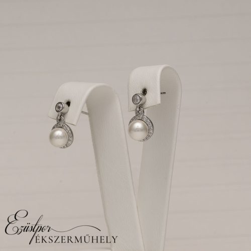 Ezüst tenyésztett gyöngyös fülbevaló