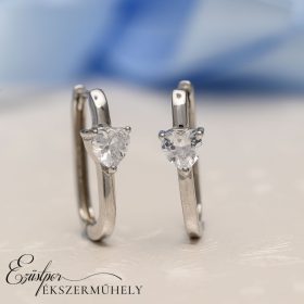 Ezüst szives fülbevaló