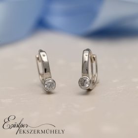 Ezüst köves karika fülbevaló