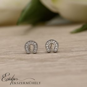 Ezüst patkó formájú fülbevaló