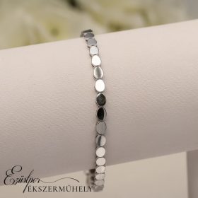 Ezüst ovális szemes karkötő