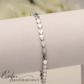 Ezüst csepp formájú szemes karkötő