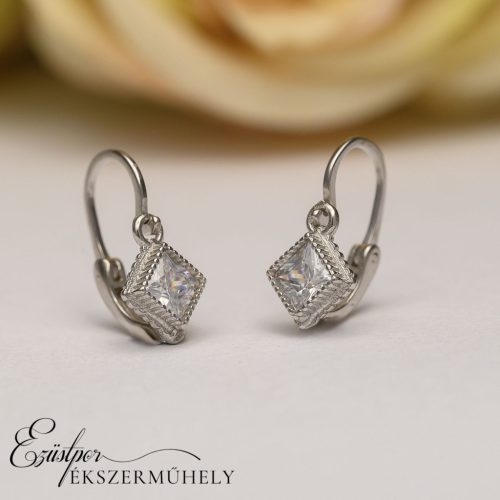 Ezüst cirkónia köves babafülbevaló