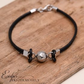 Ezüst focis karkötő