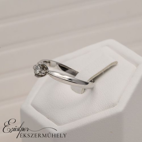 Arany gyémánt köves gyűrű