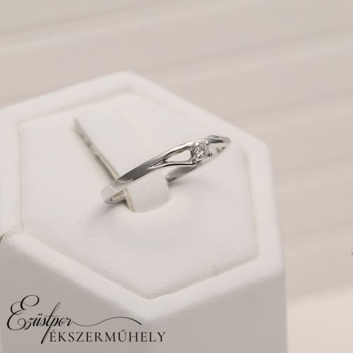 Arany gyémánt köves gyűrű