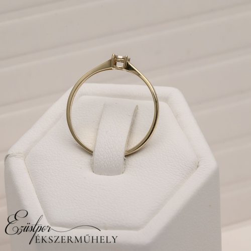 Arany gyémánt köves gyűrű