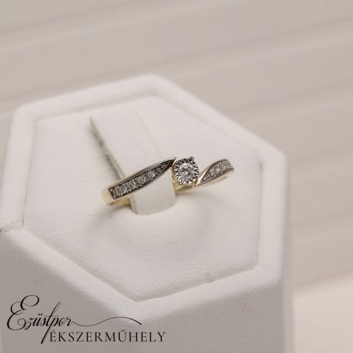 Arany gyémánt köves gyűrű