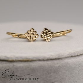 Arany csiszolt baba fülbevaló