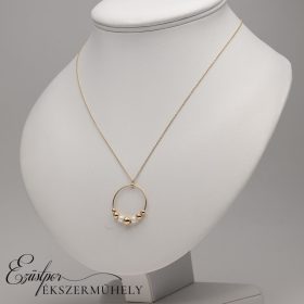 Arany nyaklánc tenyésztett gyöngy medállal