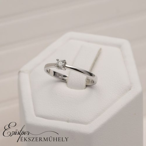 Arany gyémánt köves gyűrű