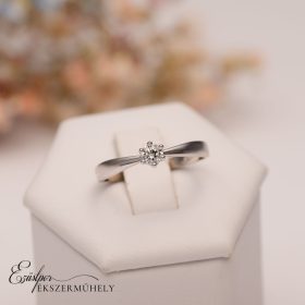 Arany gyémánt köves gyűrű