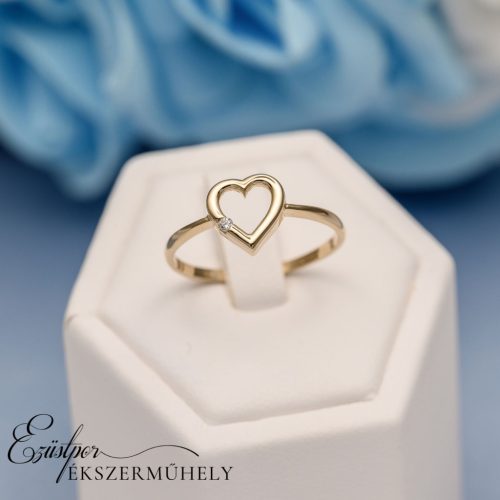Arany szíves gyűrű