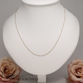 Arany nyaklánc rúdbetéttel