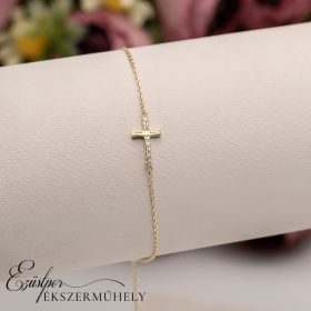 Arany kereszt medálos karkötő