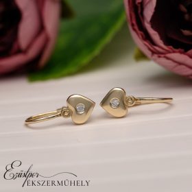 Arany szív formájú baba fülbevaló