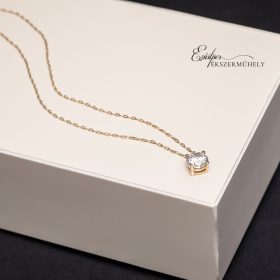 Arany nyaklánc cirkónia köves medállal