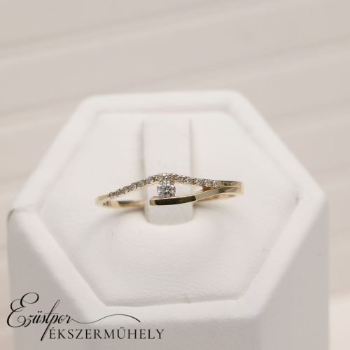 Arany gyémánt köves gyűrű