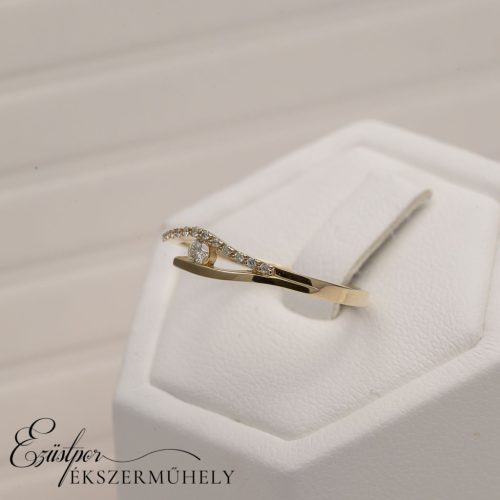 Arany gyémánt köves gyűrű