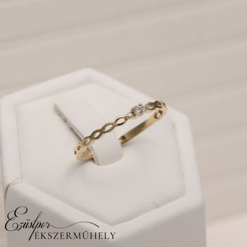 Arany gyémánt köves gyűrű