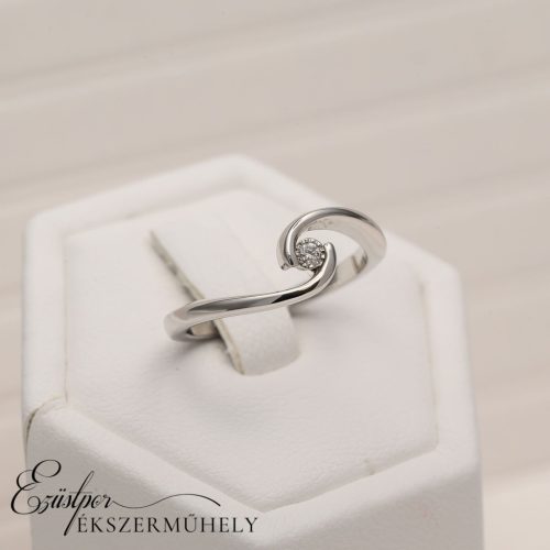 Arany gyémánt köves gyűrű